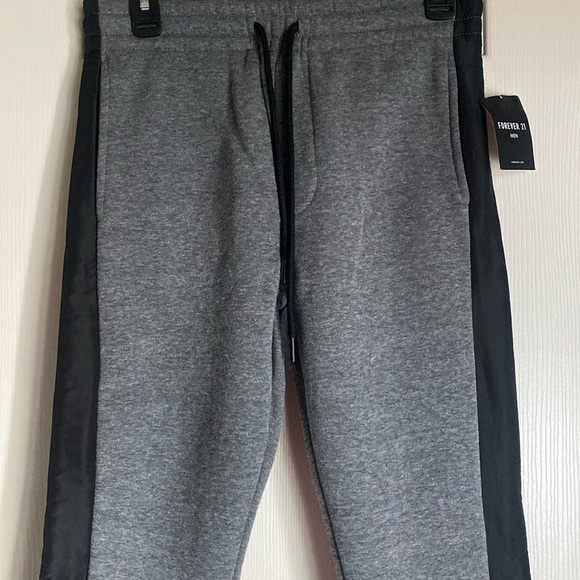 Forever21 Mens Joggers NWT - Picture 1 of 7